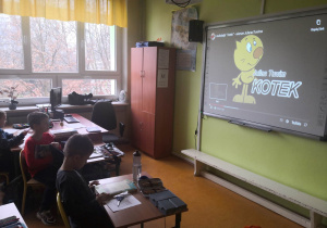 Pierwszaki poznają wiersz J. Tuwima pt. "Kotek"