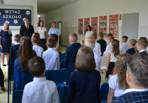 Wspólne odśpiewanie Hymnu Polski.